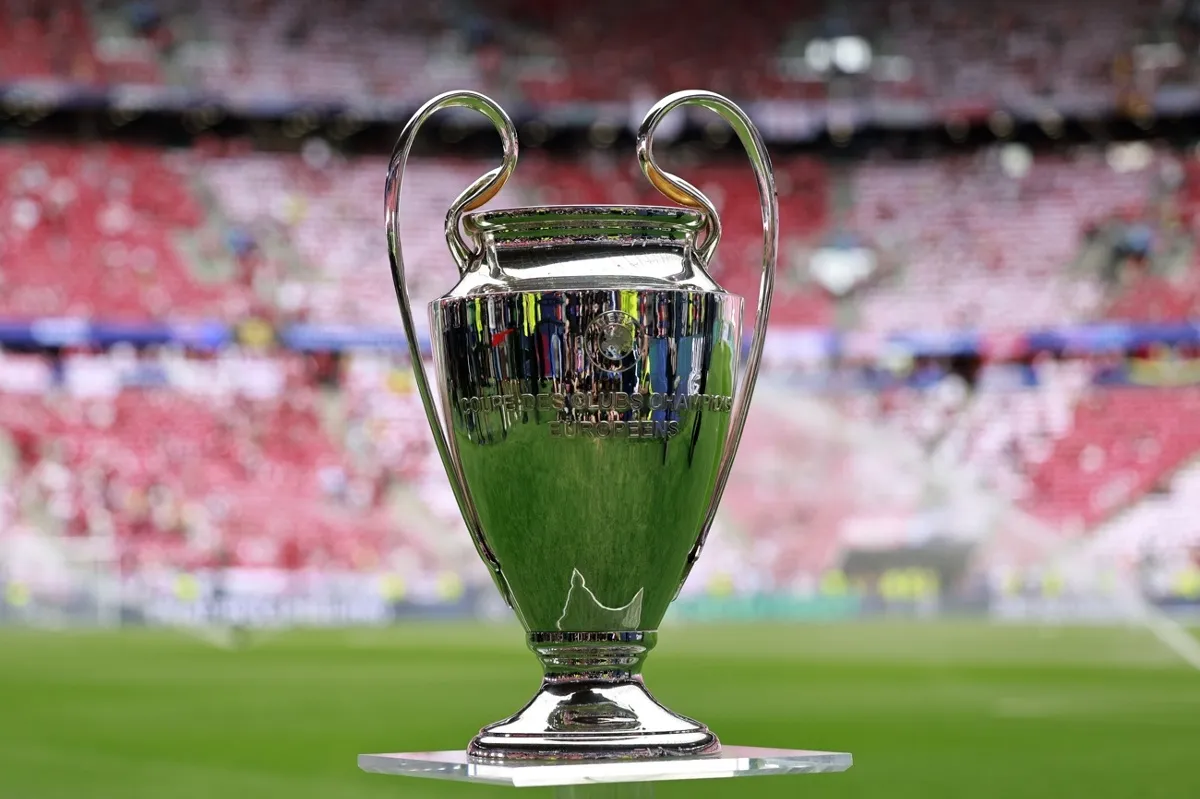 Los jugadores debutantes en la Champions League tendrán un parche en su camiseta