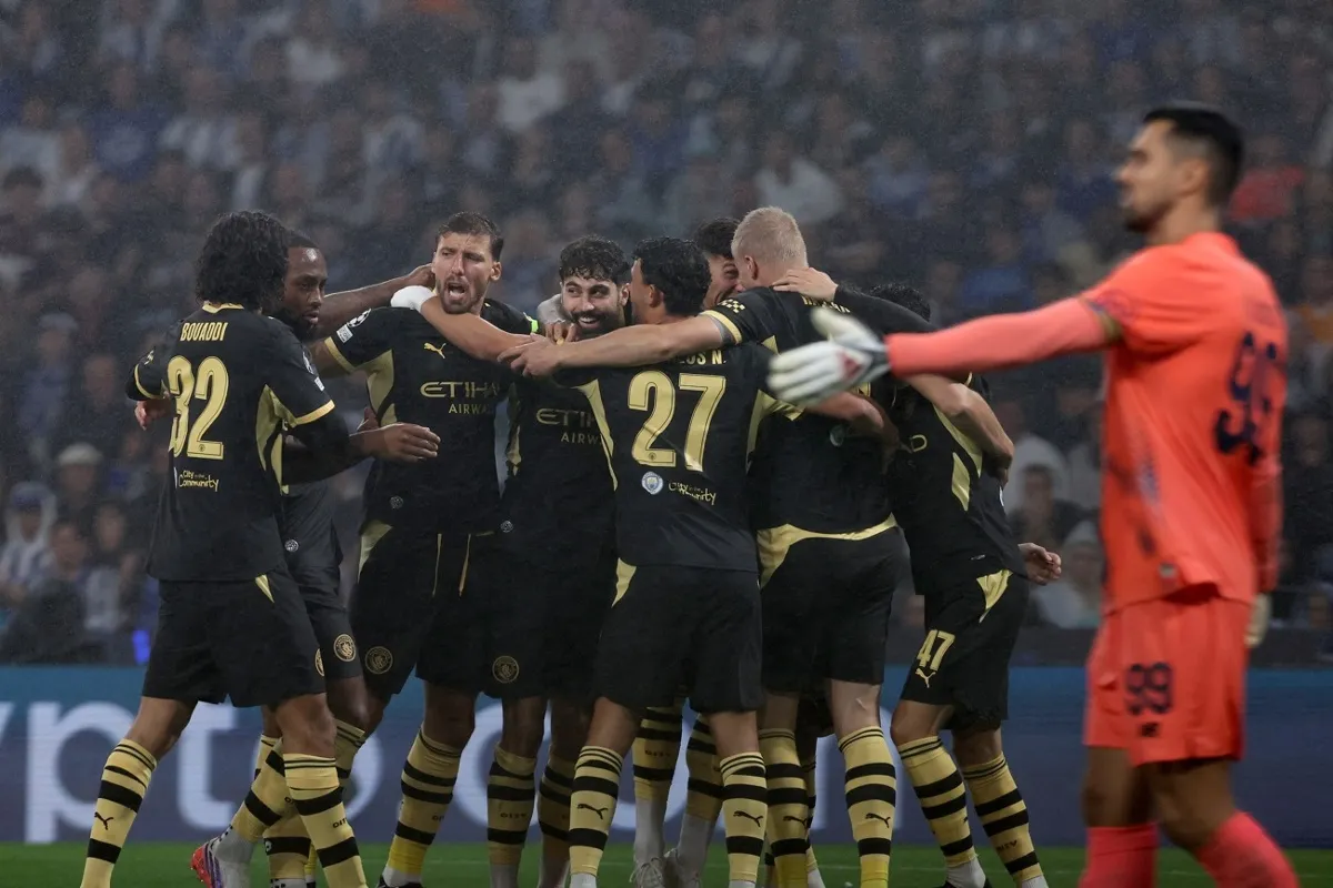 Santi Giménez juega pero el Porto pierde ante el Manchester City en Champiosns