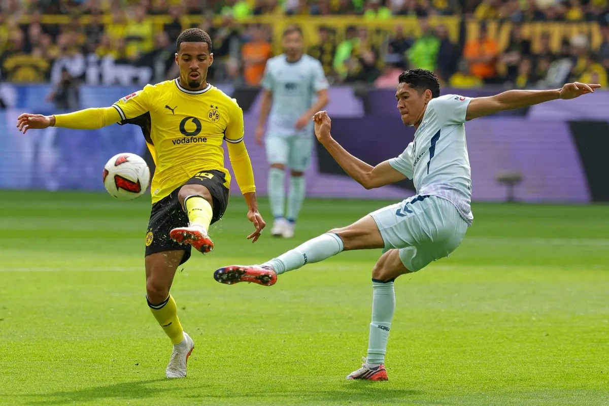 Borussia Dortmund golea y marcha con paso perfecto en la Bundesliga 