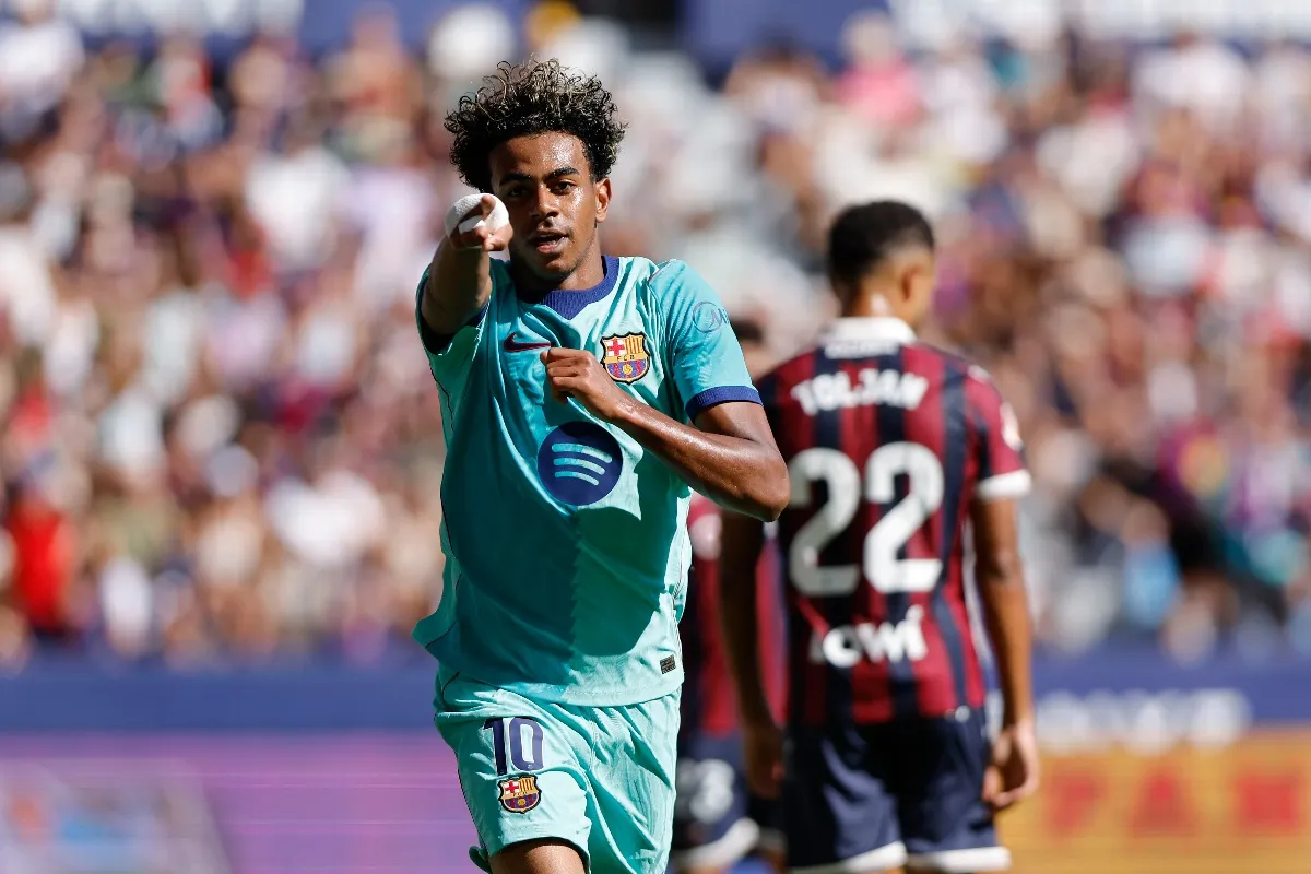 Barcelona le pega al Levante y mantiene paso perfecto en La Liga