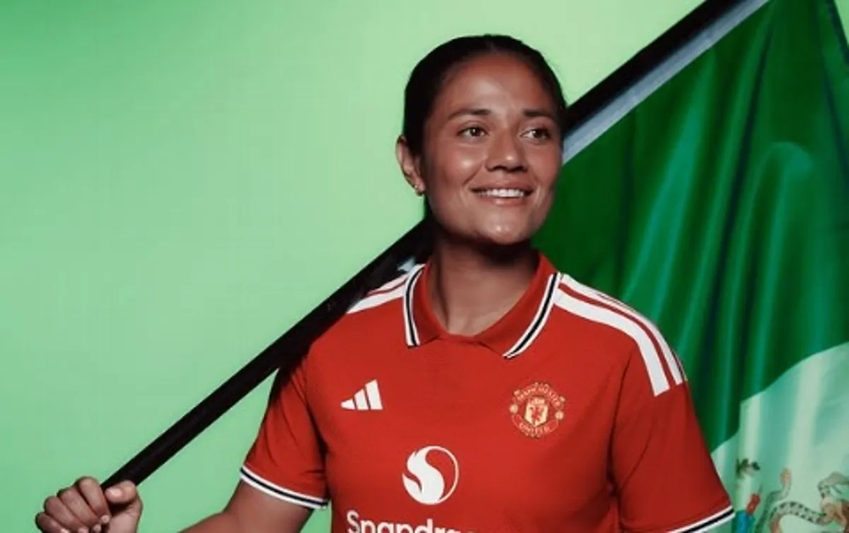 Mexicana Rebeca Bernal anota un doblete con el Manchester United 