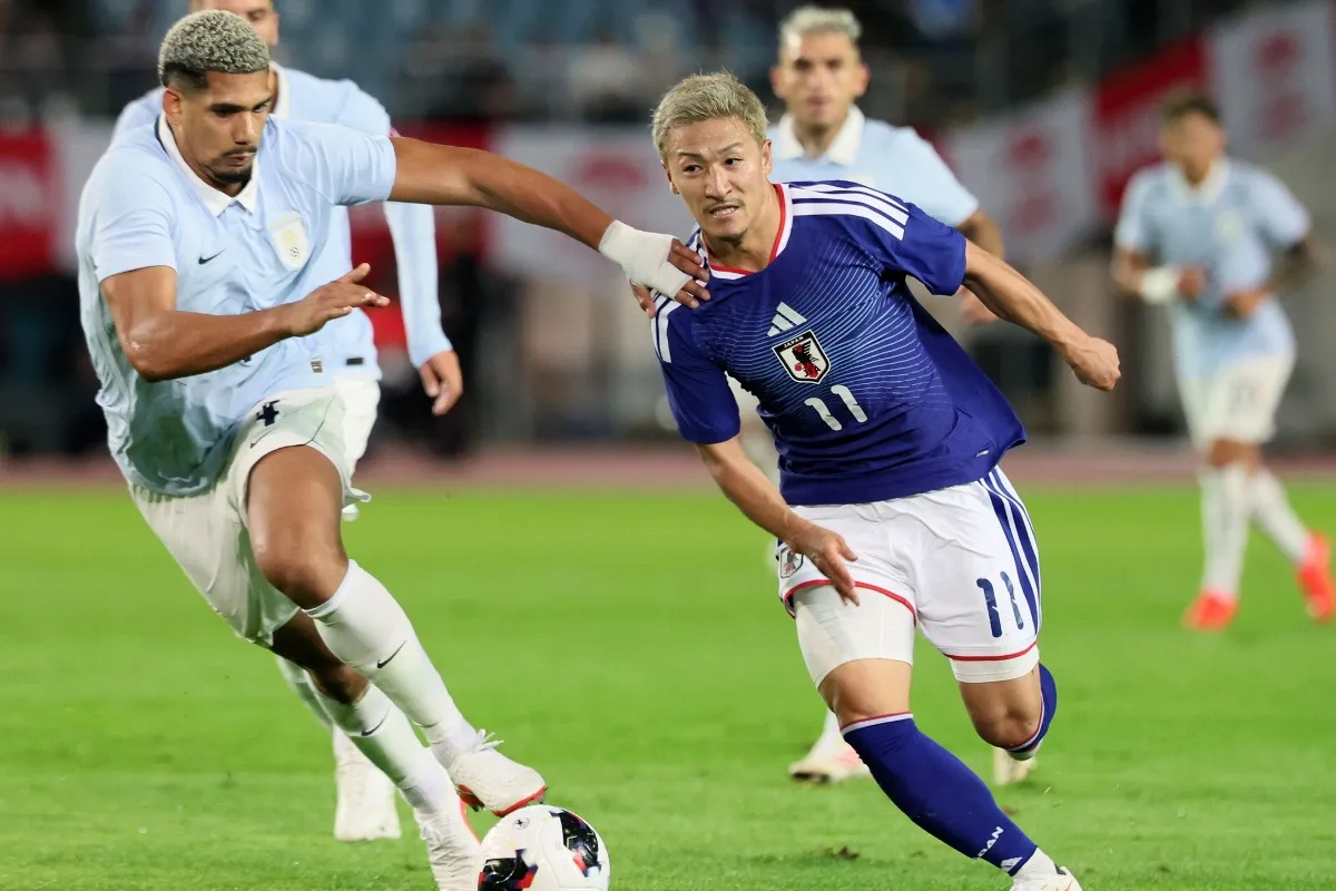 Diego Forlán debuta al frente de Uruguay con dolorosa derrota en Japón