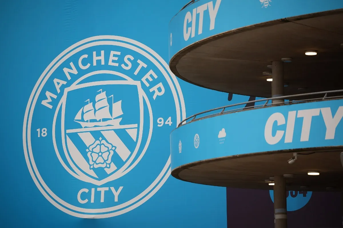 Directiva del Manchester City pide confiar en la inocencia del club