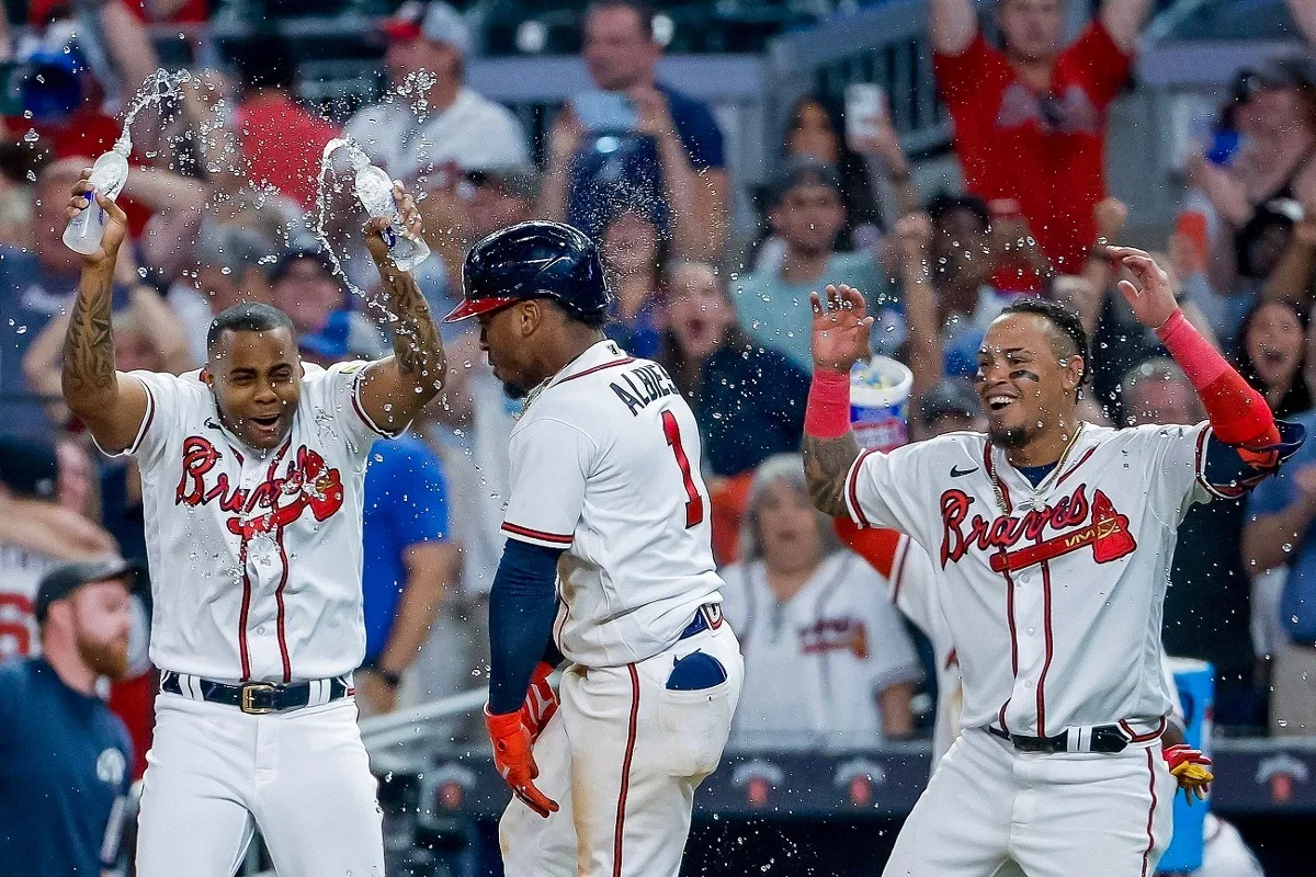MLB: Los Bravos de Atlanta vencen a los Phillies en el inicio de los Comodínes 