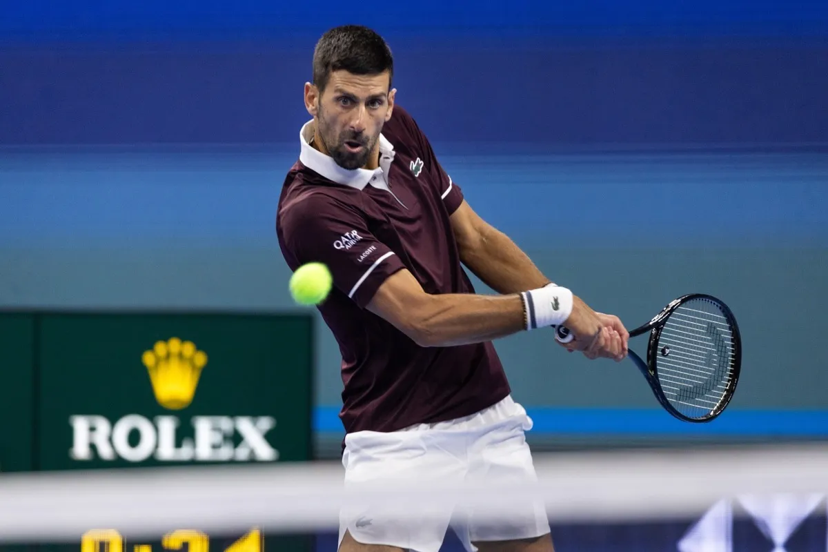 Tenis: Novak Djokovic avanza a los octavos de final del Abierto de China