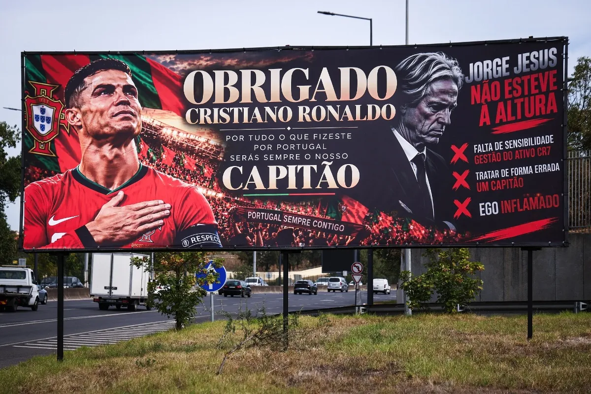 Aparecen pancartas de apoyo a Cristiano Ronaldo en calles de Portugal