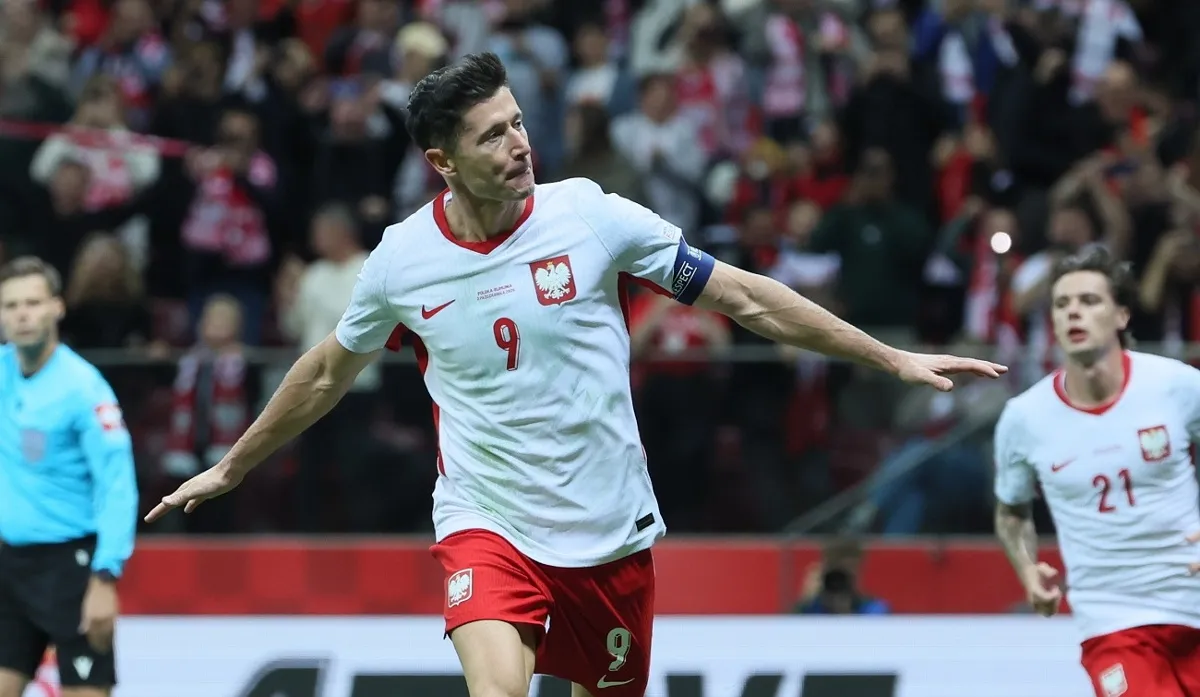Lewandowski se luce con triplete y Polonia golea en la Nations League 