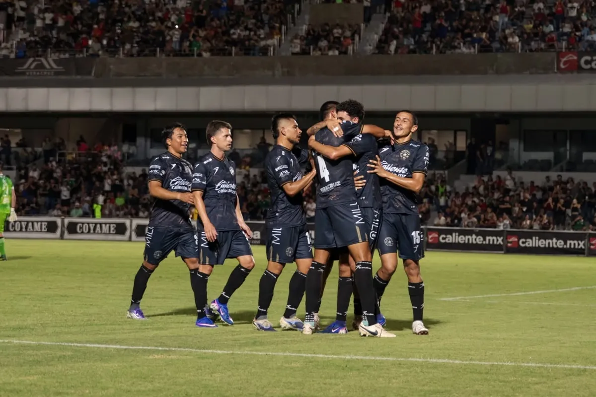Con esta alineación Piratas de Veracruz se enfrenta a Alebrijes de Oaxaca
