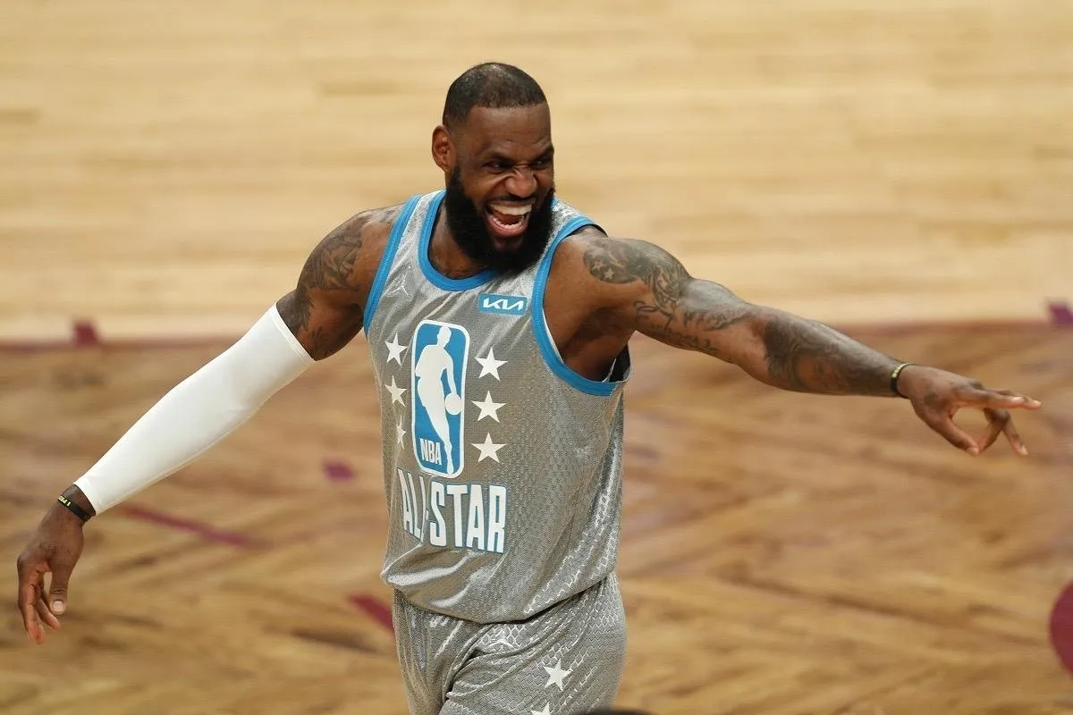 NBA: LeBron James no aparece en el debut de los 76ers durante la pretemporada 