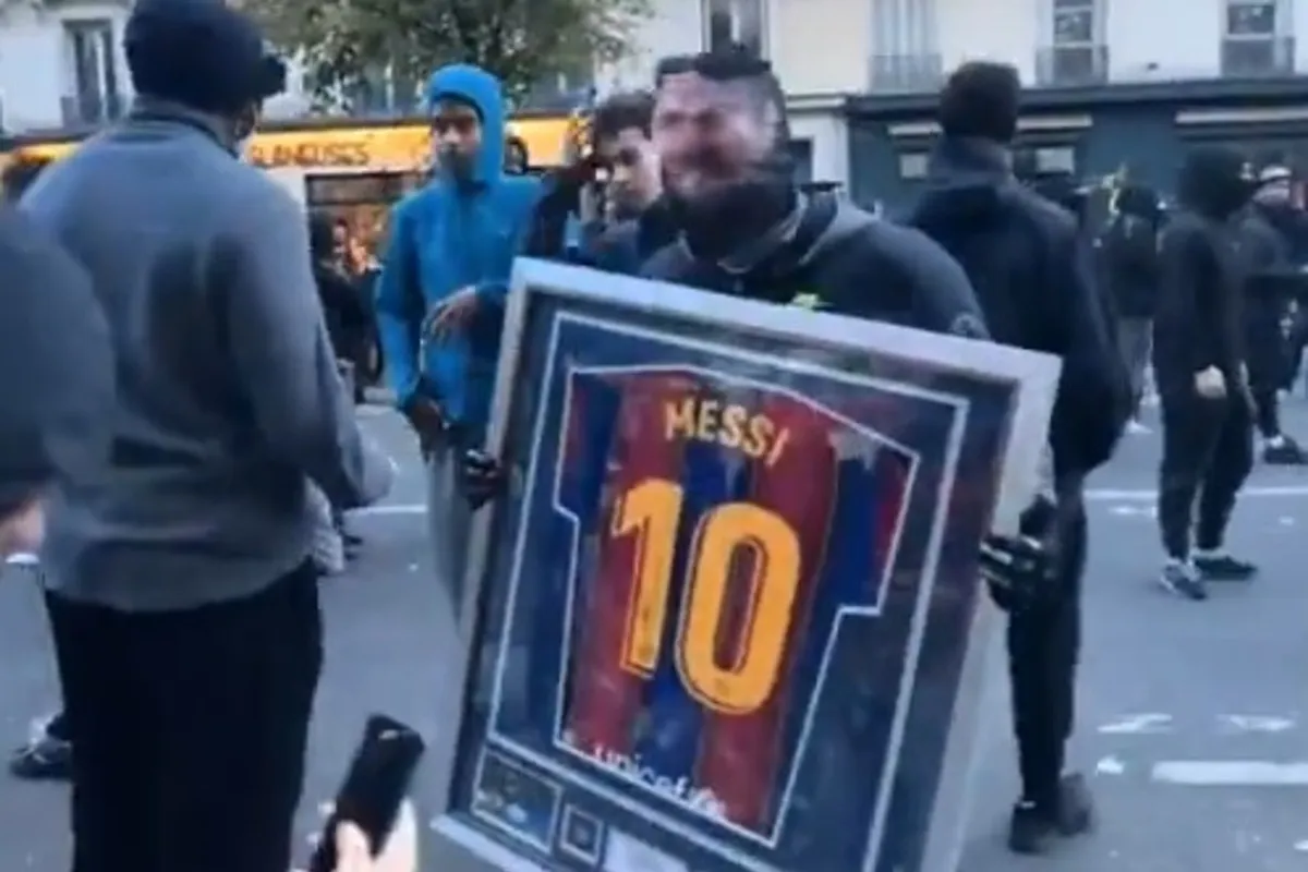 Roban artículos de colección de Messi y lo presumen con orgullo (VIDEO)