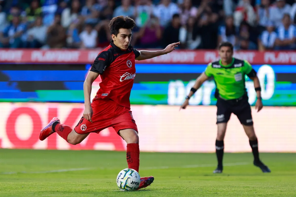 DT de Liverpool rompe el silencio ¿Ficharán a Gilberto Mora?