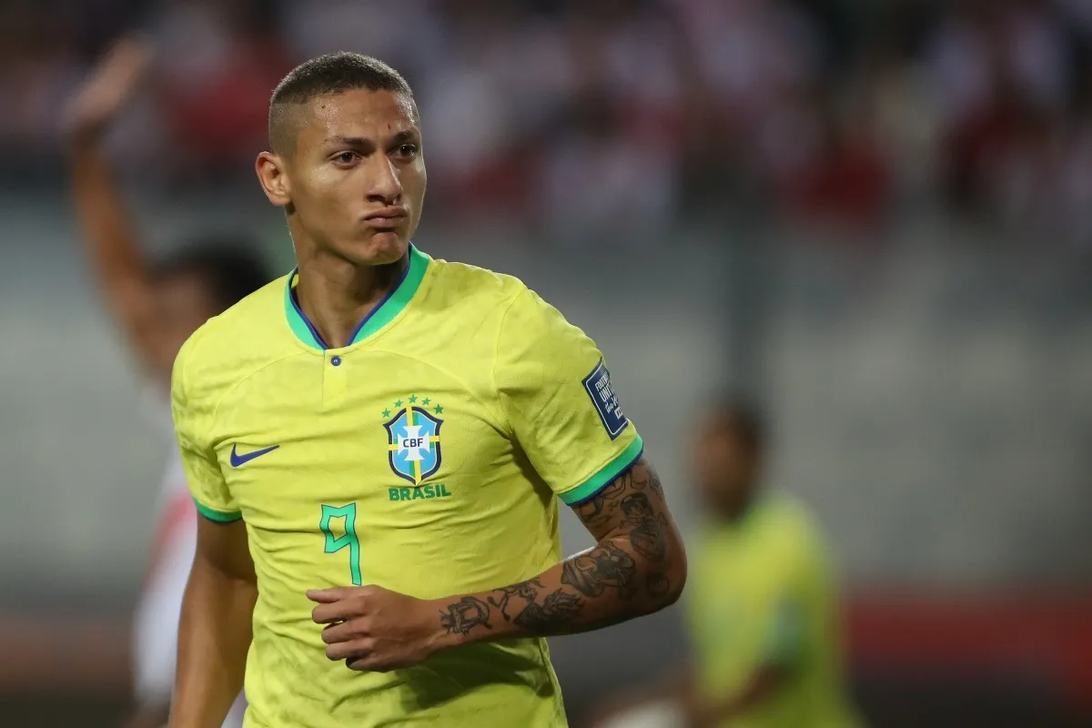 Richarlison denuncia a candidato presidencial ¡Le quieren robar una isla que compró!