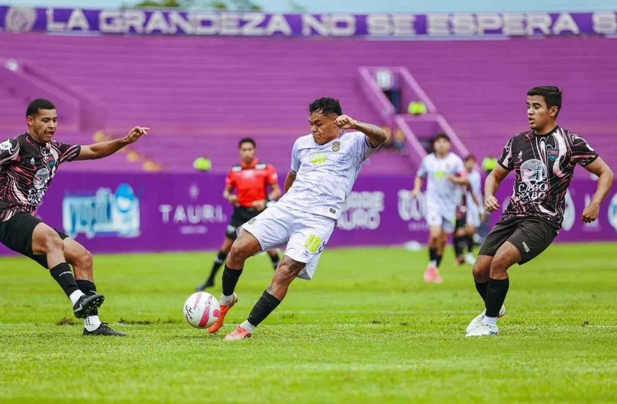 ¡Se le escapó el triunfo! Racing de Veracruz falla penal y empata ante Los Cabos United