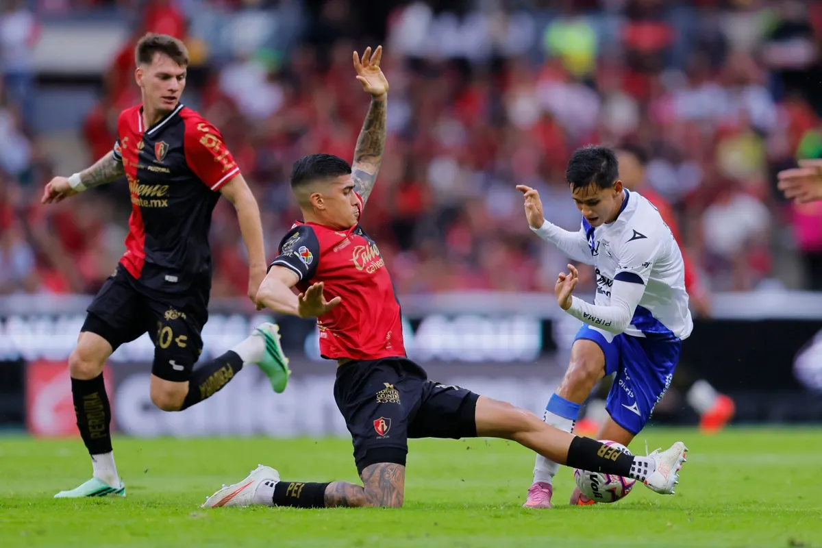 Atlas vence a Puebla en un partido lleno de goles