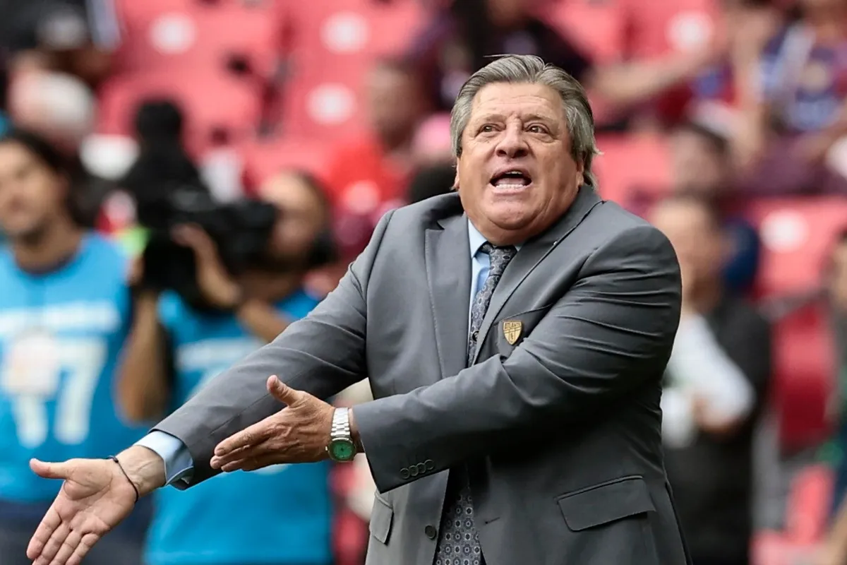 Atlante se rehúsa a despedir al 'Piojo' Herrera, pese a malos resultados