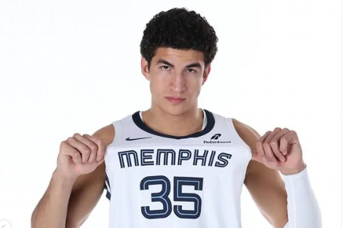 Mexicano Karim López debuta en la NBA