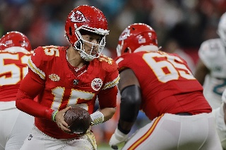 NFL: Patrick Mahomes lidera triunfo de Kansas City Chiefs en el fin de la Semana 8