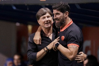 Oficial: Hernán Cristante deja de ser DT de Puebla