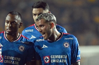 Cruz Azul comete error infantil y le regala gol al Flamengo (VIDEO)