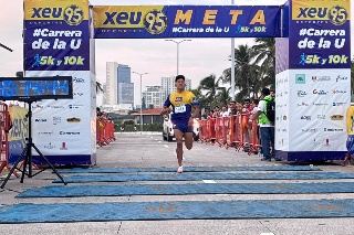 Hermanos Nava Águila ganan carrera de la XEU en modalidad 5K y 10K