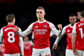 Arsenal muestra su poderío contra el Aston Villa y cierra el año como líder de Inglaterra