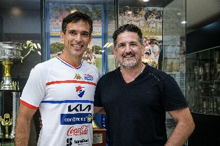 A sus 44 años, el histórico Roque Santa Cruz tiene nuevo equipo