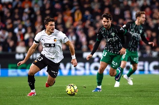 Valencia rescata un importante empate contra el Elche 