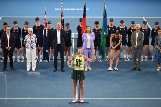Le niegan el saludo a la rusa Sabalenka por la guerra en Ucrania tras ganar en Brisbane