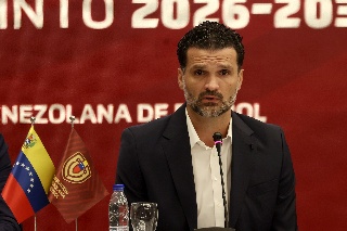 Ex jugador del América es nombrado como DT de Venezuela en plena crisis