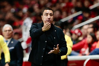 ¡Un desastre! Pumas le pide a Efraín Juárez que se comporte