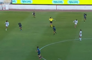 Pánico en partido de la Liga MX Femenil tras escucharse detonaciones en pleno juego (VIDEO)