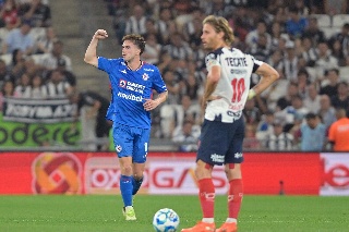 Con golazo en los últimos minutos, Cruz Azul remonta a Rayados en la Concachampions