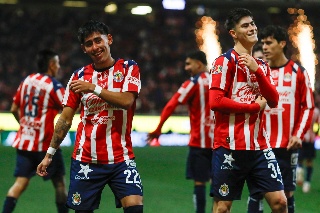 ¡El rebaño manda! Chivas recupera el liderato tras humillar a León