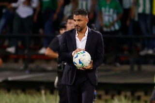 Javier Gandolfi es presentado como nuevo DT de León