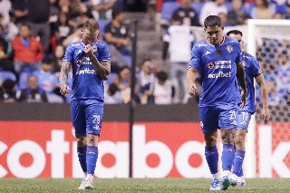 ¡Desastre total! Cruz Azul queda eliminado de la Concachampions, no pudo ganar ni en Puebla 