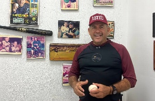 Peloteros veracruzanos son firmados por equipos de Grandes Ligas