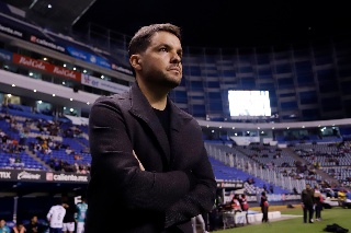 No entiendo la decisión: Nicolás Larcamón rompe el silencio tras su salida de Cruz Azul