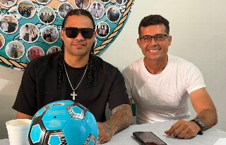 Carlos 'El Gullit' Peña anuncia más futbol para Veracruz (VIDEO) 