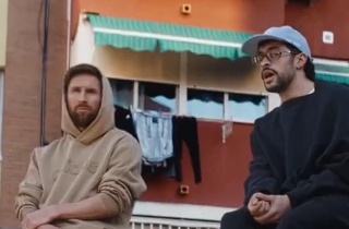 ¡Se juntaron los cracks! Messi y Bad Bunny protagonizan comercial de futbol (VIDEO)