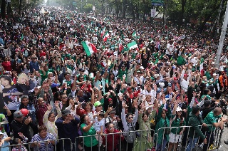 A pocos días del Mundial, México rompe el récord de la ola humana más grande del mundo
