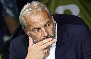 ¡Insólito! DT se entera de la muerte de su padre tras quedar eliminado del Mundial 2026 (VIDEO)