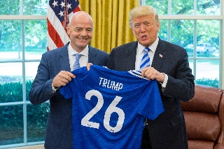 Trump admite que interfirió para que FIFA quitara sanción a jugador estadounidense