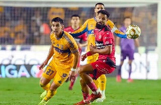 Xolos golea a Tigres en su debut dentro de la Liga MX 