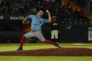 Pericos apalea a El Águila de Veracruz en el arranque de la última serie de la temporada