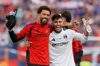 Colo Colo gana el Clásico de Chile con 'Vozinha' en la banca