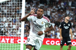 Con exhibición de Kylian Mbappé, Real Madrid golea a la Real Sociedad