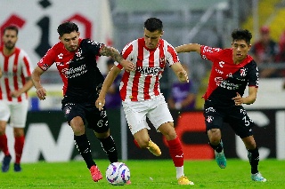 ¡Increíble! Ex de la Liga MX pone a su equipo líder en España, buscan ascender 