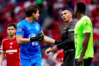 Sebastián Jurado llega a los empujones con su propio compañero en pleno partido (VIDEO)