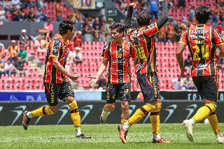 Leones Negros remonta y vence a Cruz Azul en la Liga de Expansión 