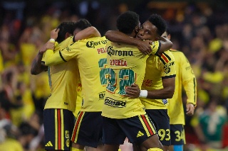 Henry Martín se luce con triplete y América remonta ante Necaxa